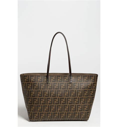 fendi shopper roll bag prezzo|fendi tote bag 2022.